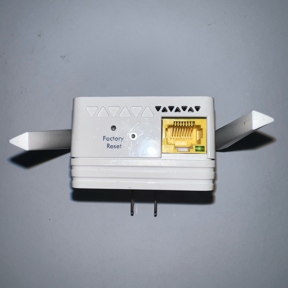 WiFi Extender Booster Faster Internet! Netgear N300 Wi-Fi Range Extender EX2700 - Picture 3 of 5